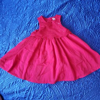 🌸 Belle robe rouge a sequin ideal occasion taille 18 mois
