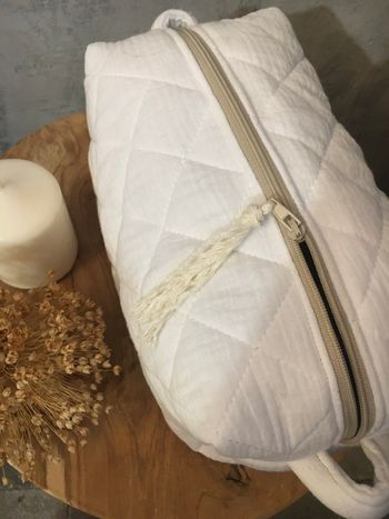 Grande trousse de toilette matelassée en gaze de coton blanche 