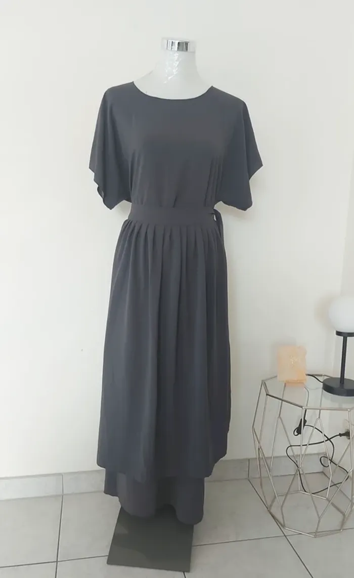 Set kimono Emirats gris neuf - photo numéro 3