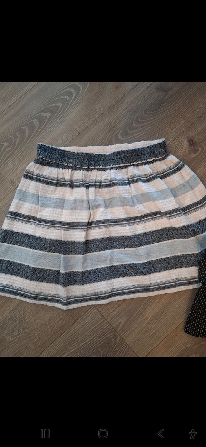 Lot 2 jupes courtes  M cache cache - photo numéro 7