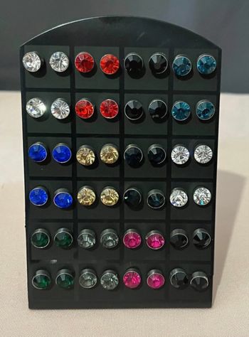 Plaquette / lot de 24 paires de boucles d'oreilles fantaisie 