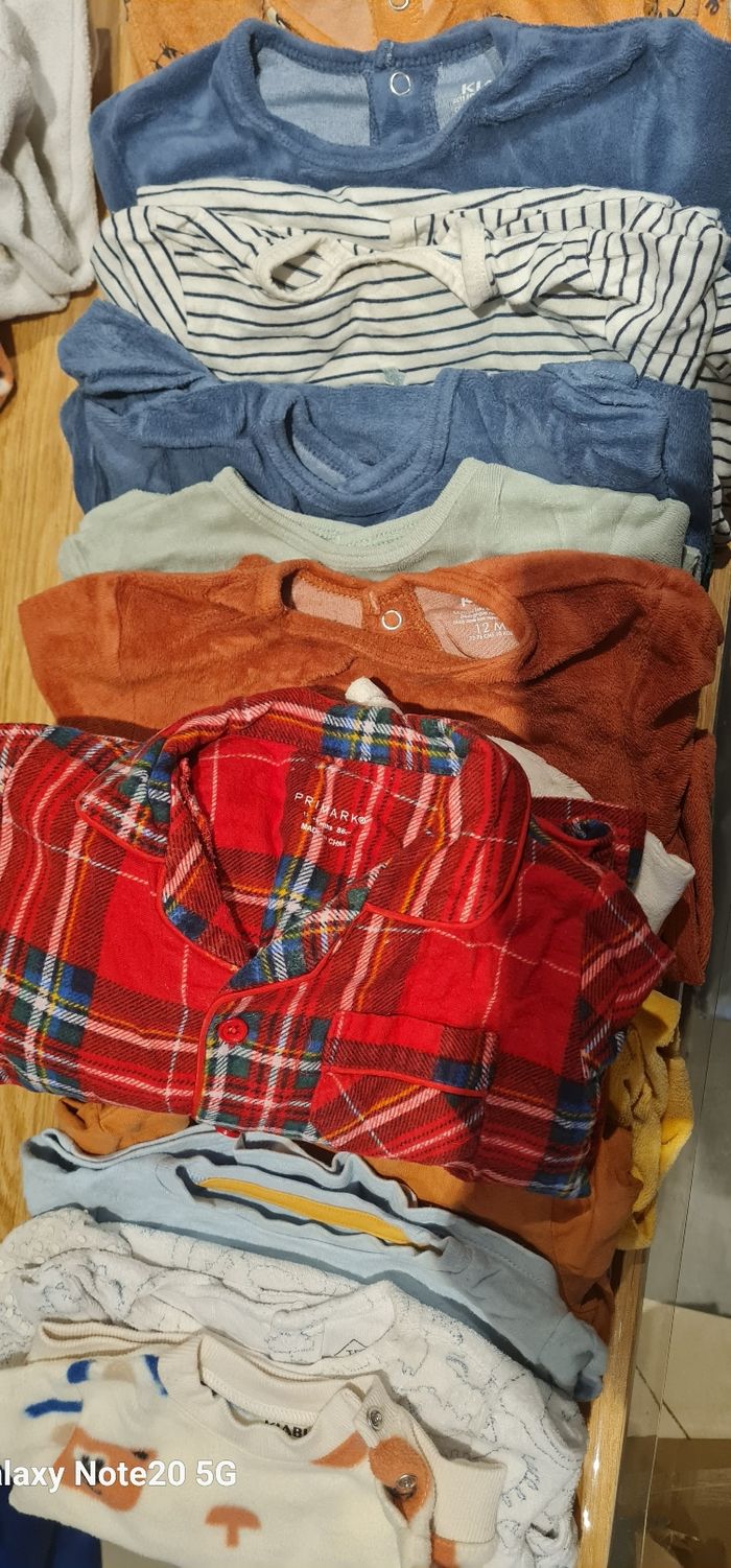 Diverses pyjamas 12 mois - photo numéro 5