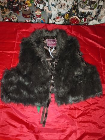 Veste Boléro sans manches fausse fourrure polyester taille 4