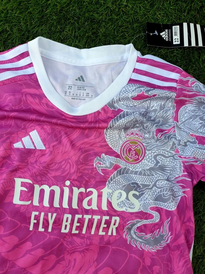 Maillot foot collector Real Madrid CF Espagne Mbappe 9 neuf avec étiquette jamais porté taille 8 ans - photo numéro 2