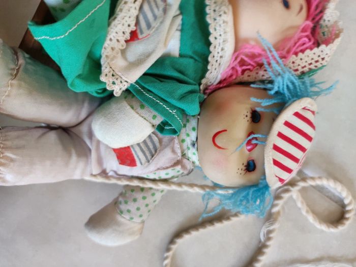 lot 2 jolies poupees sur balançoire en bois - photo numéro 4