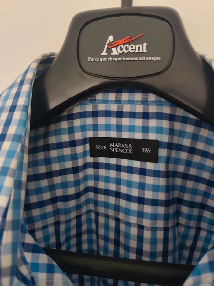 Chemise homme Marks & Spencer à carreaux bleus. Col 42 cm - photo numéro 2