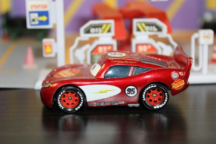 Disney Pixar cars Flash Mc Queen - photo numéro 2