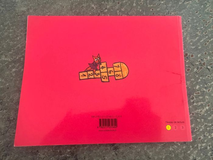 Livre caché - photo numéro 3