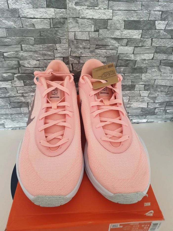 Nike Rose GT Hustle Academy pointure 50,5 - photo numéro 2