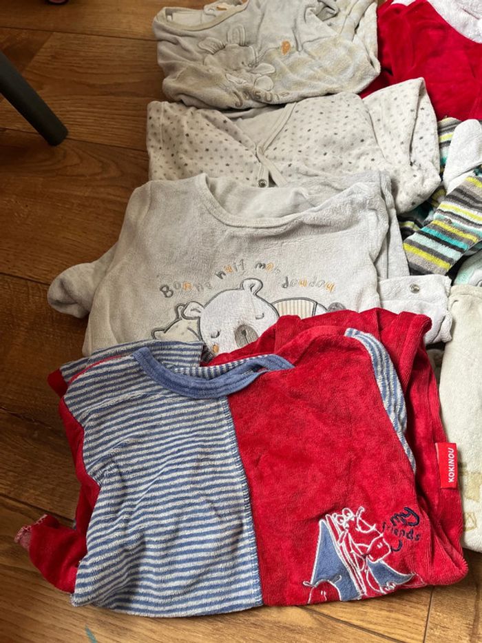 Lot 12 pyjama 18 mois - photo numéro 2