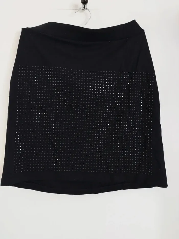 Magnifique mini jupe avec Strass taille 46/48