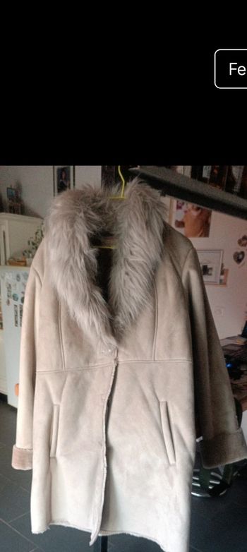 Manteau fausse fourrure beige et fourré