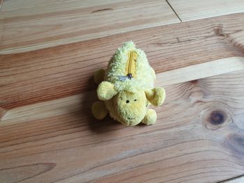 Trousse mouton jaune