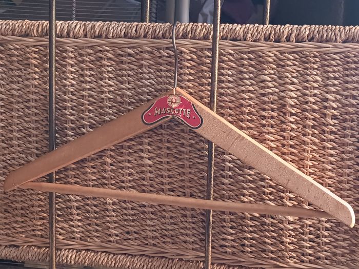 Cintre bois Mascotte - photo numéro 3