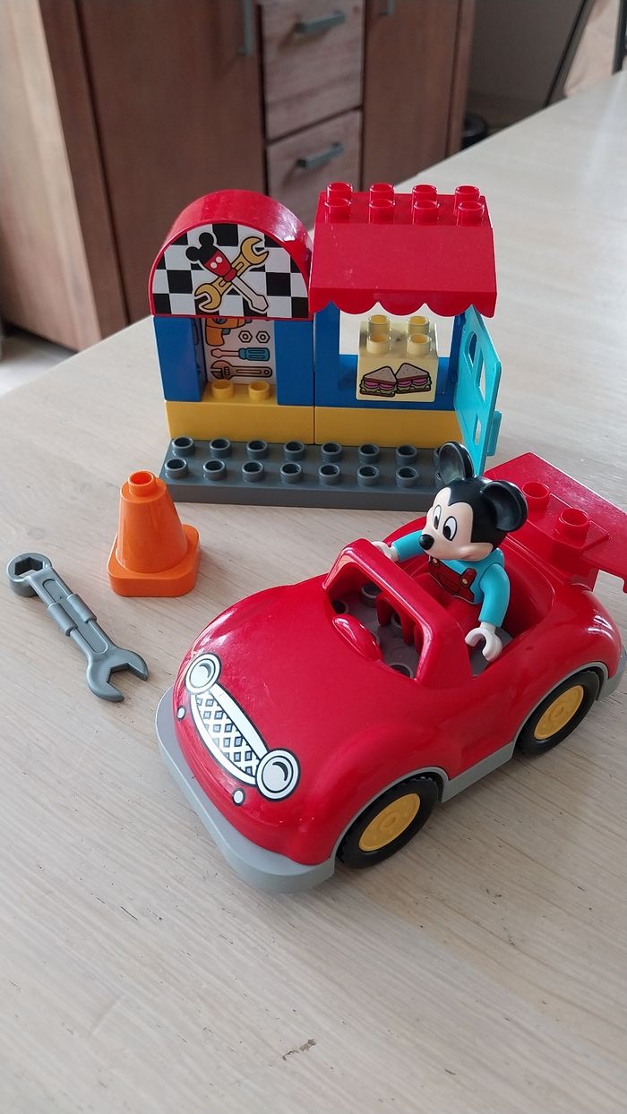 Voiture avec Mickey LEGO Duplo .