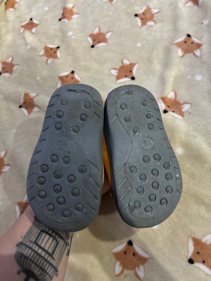 Chaussons bébé taille 19 - photo numéro 2