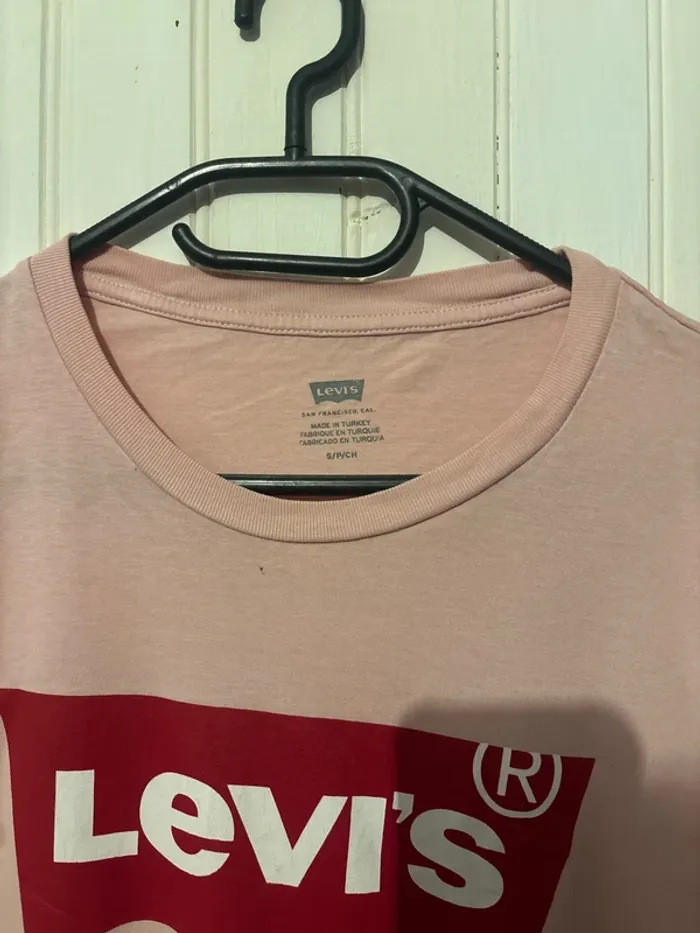 Tee shirt Levi’s rose - photo numéro 2