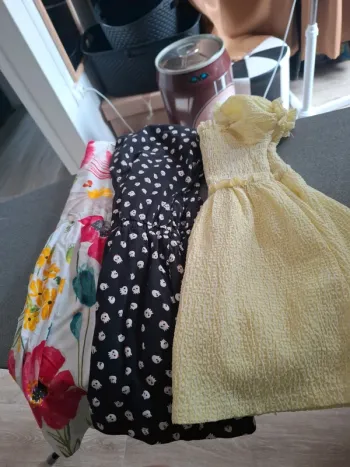 Lots 3 robes 4 ans