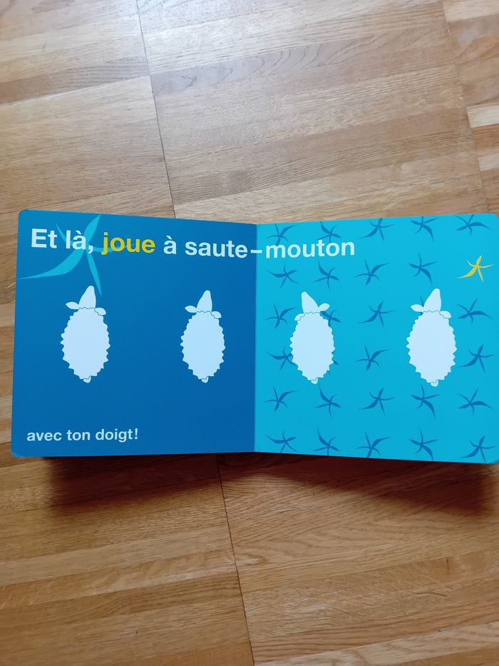 Livre Petite main Petit pouce - photo numéro 2