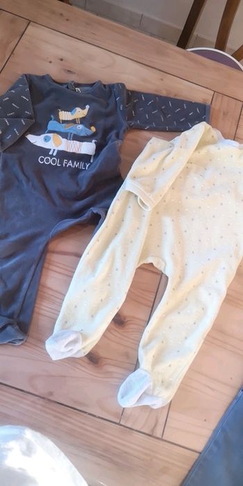 Lot 2 pyjamas 18 mois