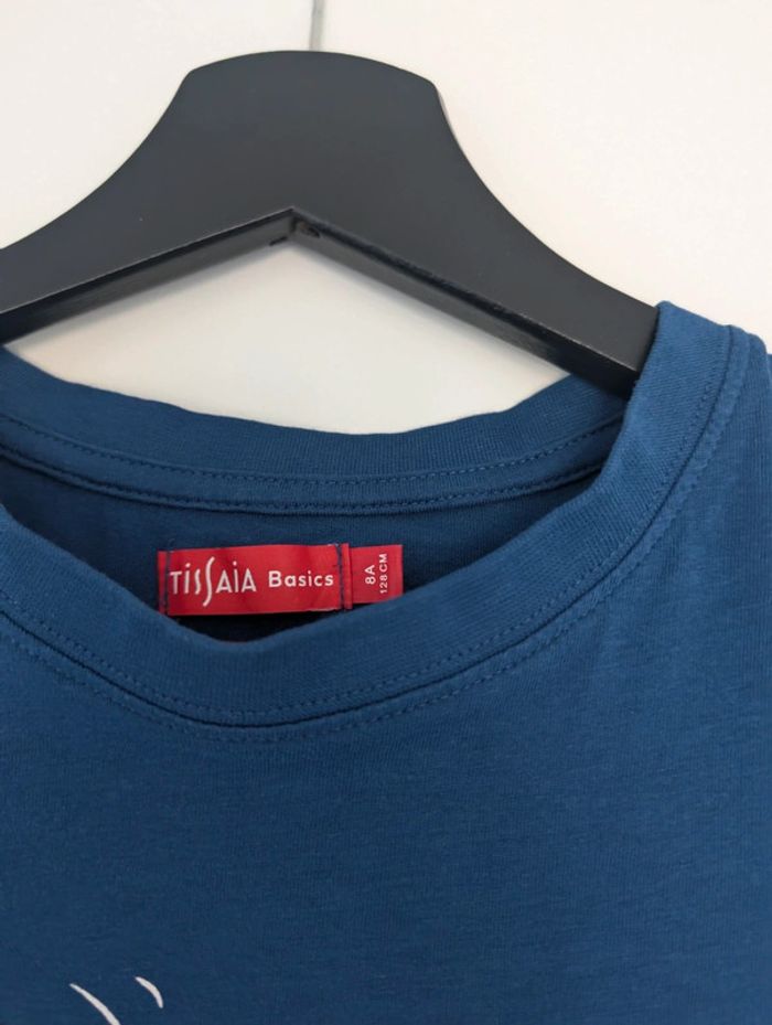 Tshirt bleu lion fait du football 8 ans - photo numéro 3