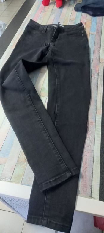 Pantalon jeans coupe droite noir ,taille basse