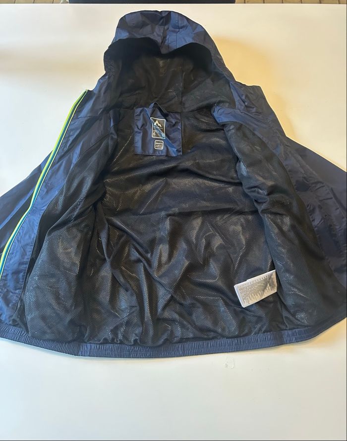 Veste de pluie imperméable très bon état pour garçon taille 6 ans couleur bleu marine - photo numéro 5