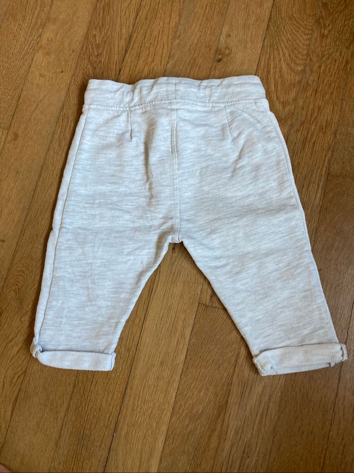 Pantalon gris 6 mois - photo numéro 4