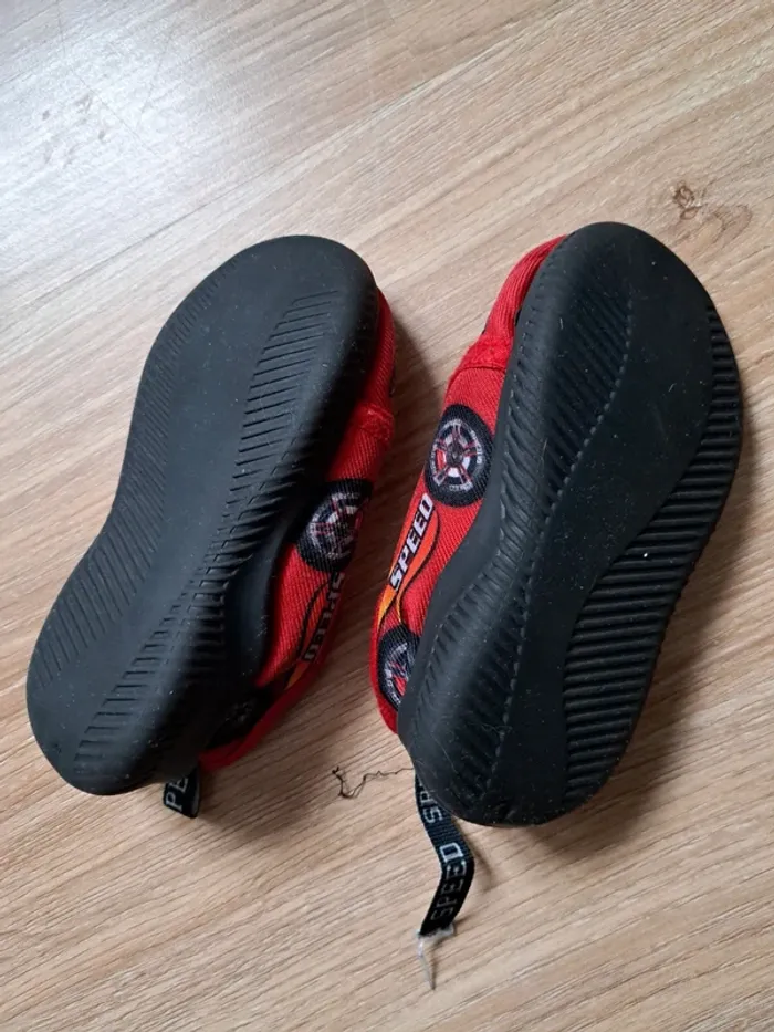 Chaussons voiture rouge taille 22 - photo numéro 2