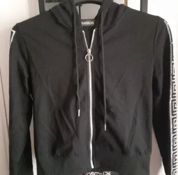 Ensemble veste et jogging noir à strass