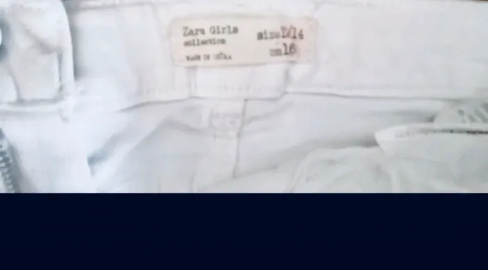 # très joli short blanc Zara dentelle, taille 36# - photo numéro 2