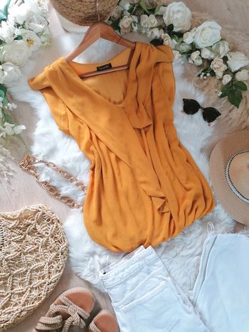 Jolie haut taille M