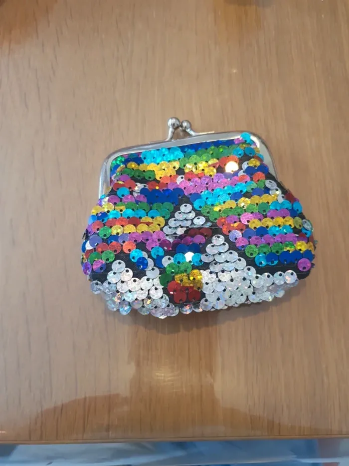 Petit porte-monnaie en sequin - photo numéro 2