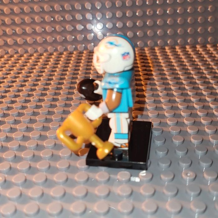 Minifigure / Figurine 🏈 NFL  - Football Américain 🏈 Dolphins de Miami - photo numéro 2