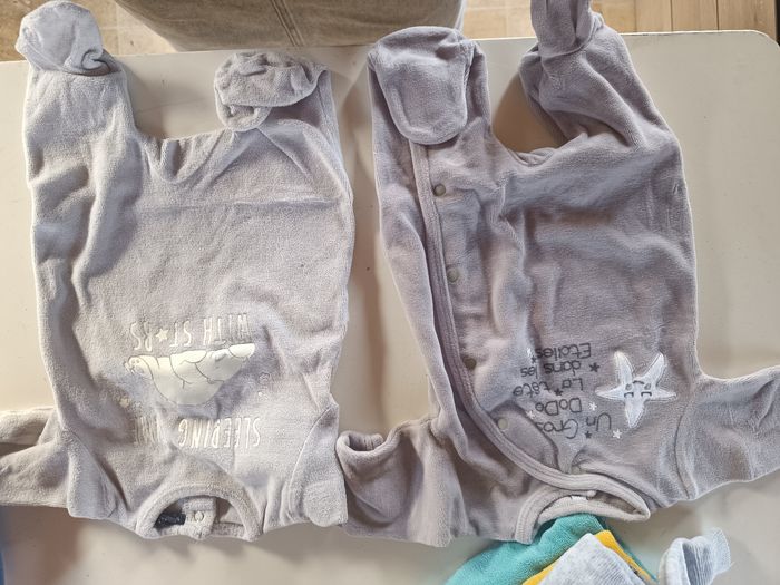 Lot pyjama 1 mois - photo numéro 3