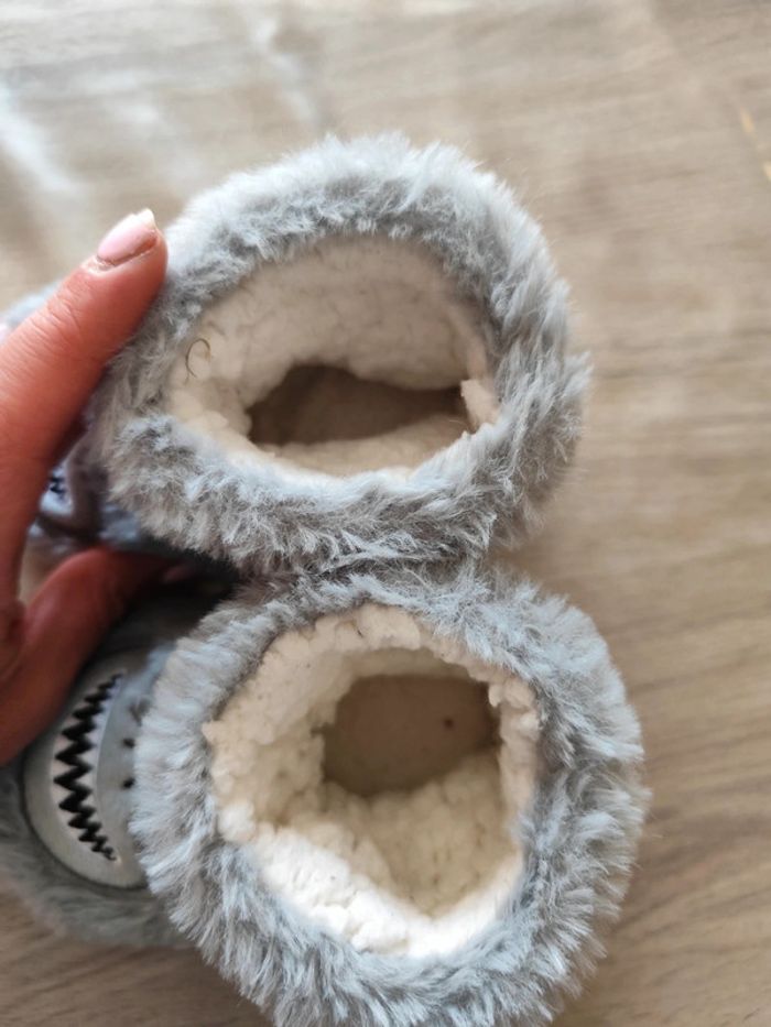 Chaussons gris monstre - photo numéro 5