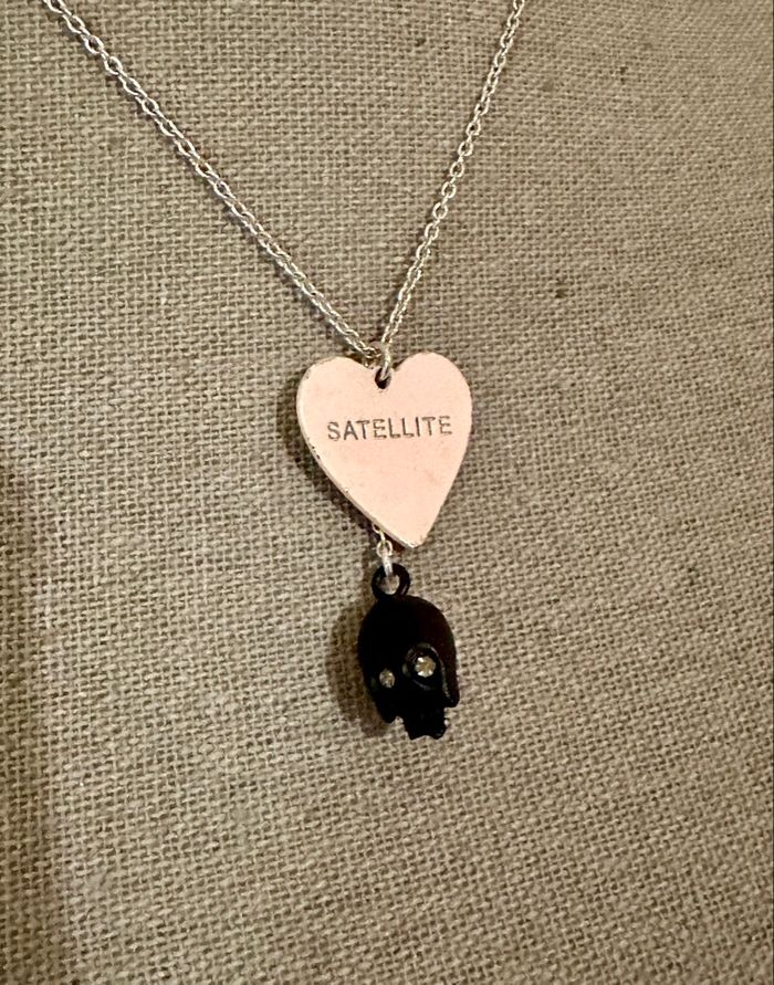 💜 Collier cœur message & tête de mort noir 💜 - photo numéro 2