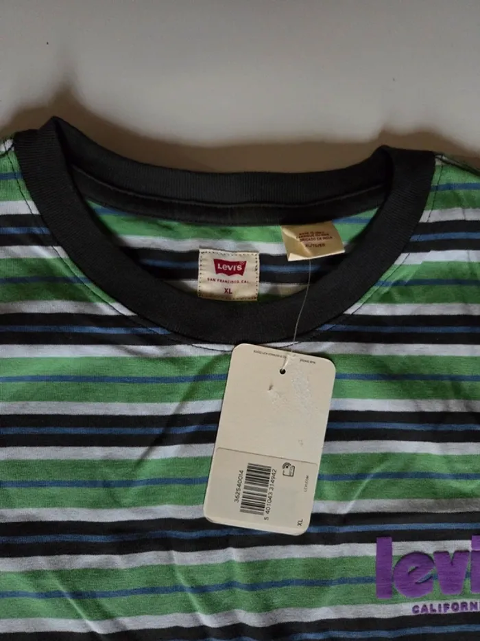 T-shirt levi's XL neuf avec étiquette - photo numéro 2