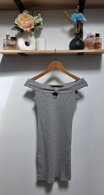 Robe Grise Côtelée Épaules Dénudées Col Bardot Moulante Taille S