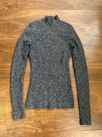 Pull côtelé noir et blanc chiné près du corps parfait état H&M taille 34