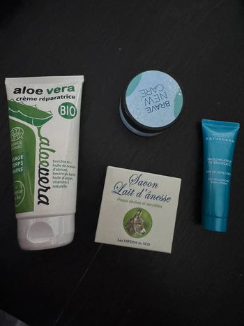 Cosmétiques neufs jamais utilisé idéal calendrier de l’Avent
