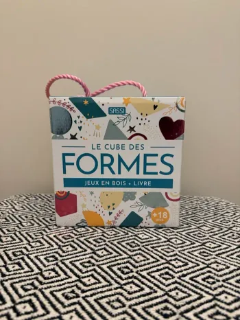 Sassi - Le cube des formes jeu en bois et livre - 18 mois et +