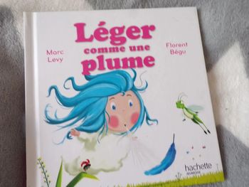 Livre Léger comme une plume Hachette jeunesse