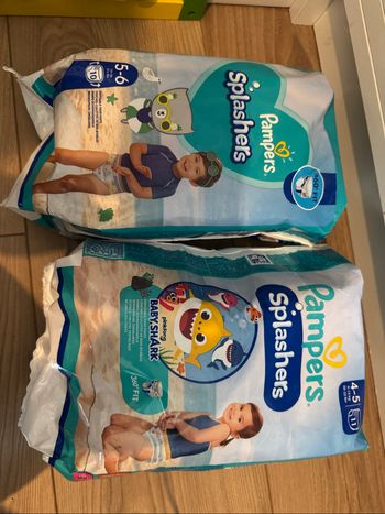 Couches Pampers splashers T4-5 et T5-6