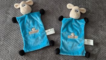 TBE, lot de 2 doudous plats agneau Briocje