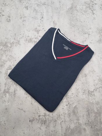 T-shirt Tommy Hilfiger col V bleu marine– Taille XS Femme (mesures en photos)