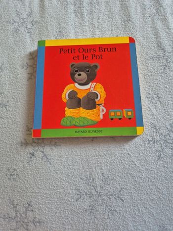 Livre petit ours brun et le pot