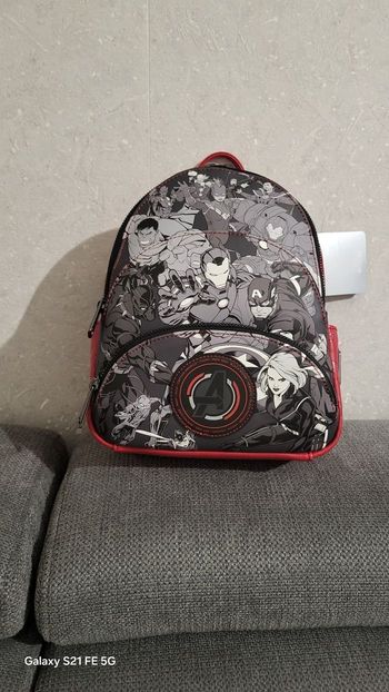 Sac à dos loungefly marvel avengers  neuf