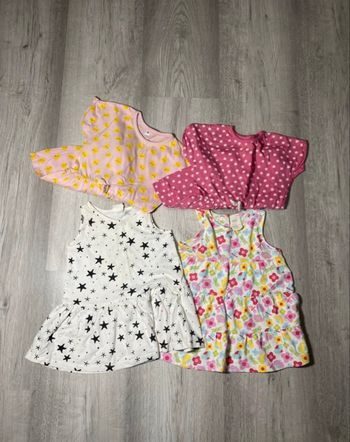 Lot de quatre robe 