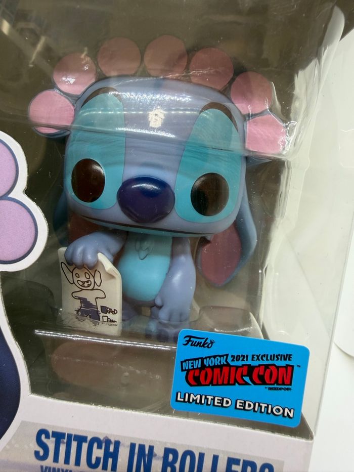 Funko Pop Disney Stitch In Rollers 1124 NYCC 2021 - photo numéro 2